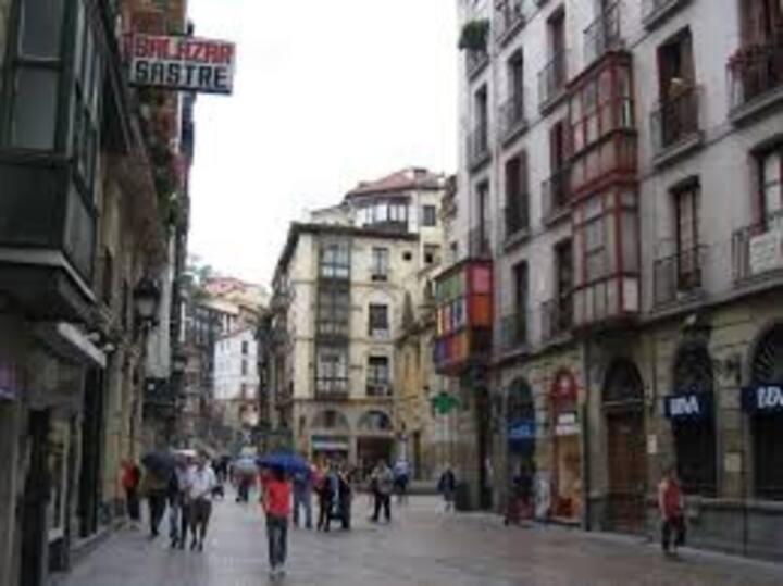 Apartamento Con Garaje Opcional Con 2 Banos Cerca Ayuntamiento Appartement Bilbao Buitenkant foto